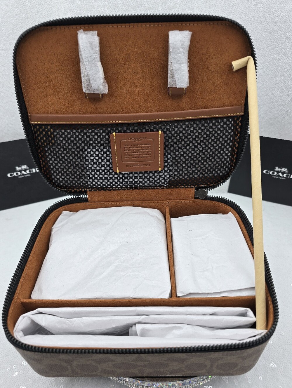 Coach Tech Organizer In Colorblock Signature Canvas Secure Zip Around - Picture 7 of 14